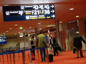パリCDG空港　入国審査へ